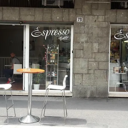 Libia Metro Station Shared Apt. Guest house