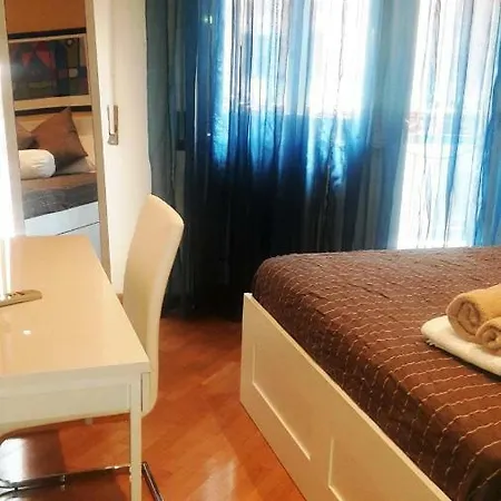 Guest house Libia Metro Station Shared Apt. *