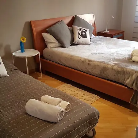 Guest house Libia Metro Station Shared Apt.